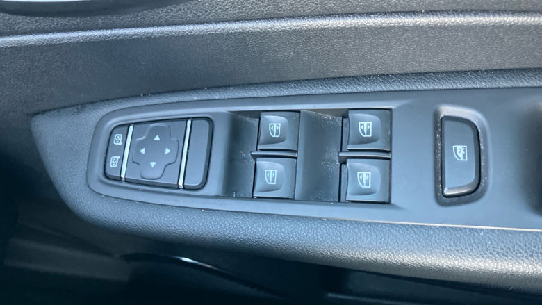 Renault Captur 0.9 TCE 90 Iconic 5dr Petrol Hatchback